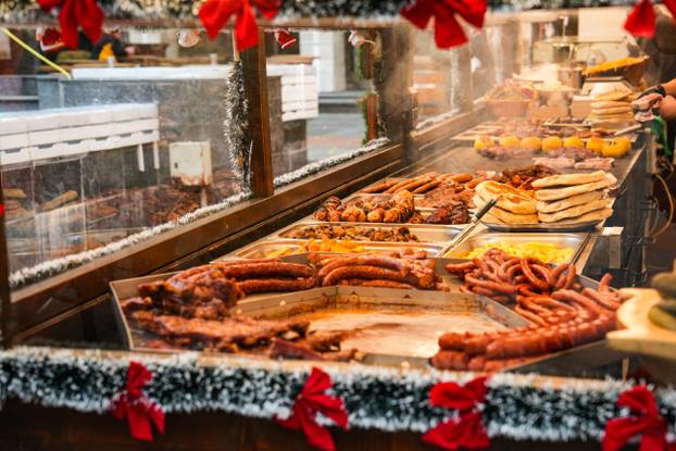 FOTO Najbolji i najraskošniji u Europi! Pogledajte kako izgleda čarobni Advent u Rumunjskoj