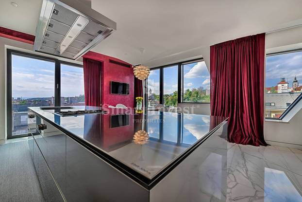 Prodaju penthouse u Zagrebu: TV se spušta sa stropa, privatni lift, sunčalište... Cijena je hit!