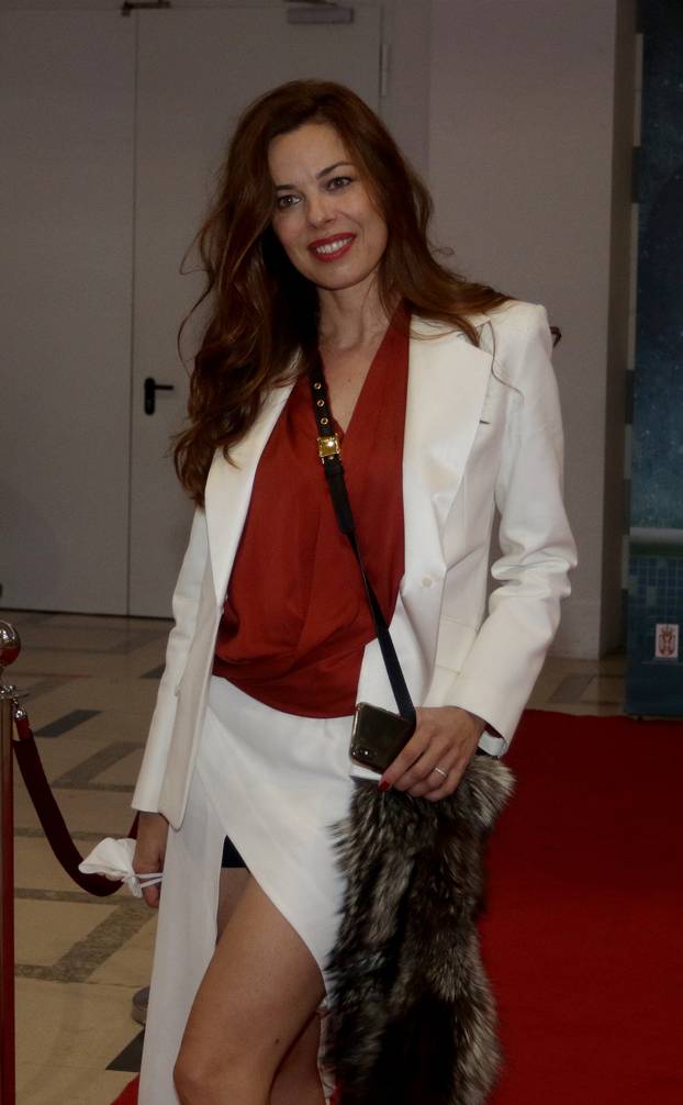 The premiere of the film and the red carpet "Weekend with father" was held in Kombank Hall.Premijera filma i crveni tepih "Vikend sa caletom" odrzan u Kombank dvorani