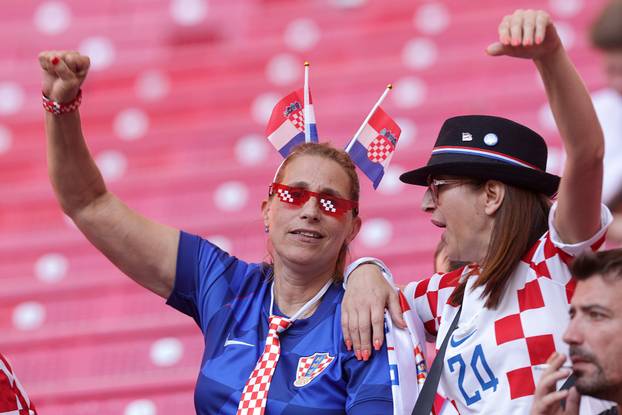 Leipzig: Navija?i uo?i po?etka susreta Hrvatske i Italije u 3. kolu skupine B na Europskom prvenstvu