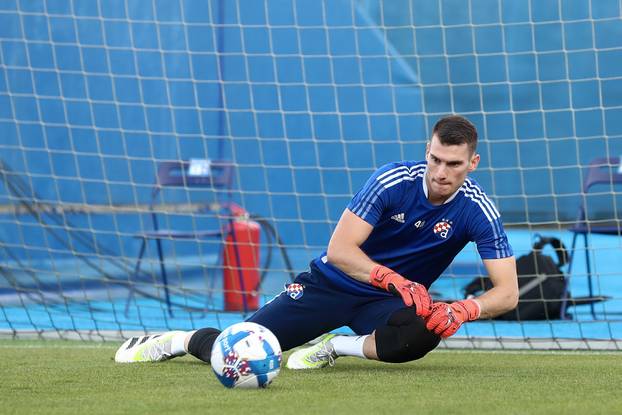 Zagreb: Zagrijavanje igrača prije početka utakmice Dinamo - Hajduk