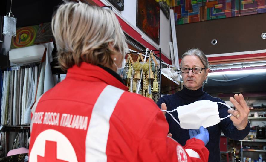 U jednom danu u Italiji još 475 žrtava, umrlo je čak 2978 ljudi