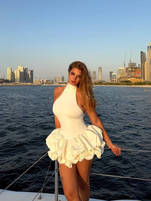 FOTO Bila je nadarena plivačica, a sada se skida za časopis. Ima savršene tjelesne proporcije