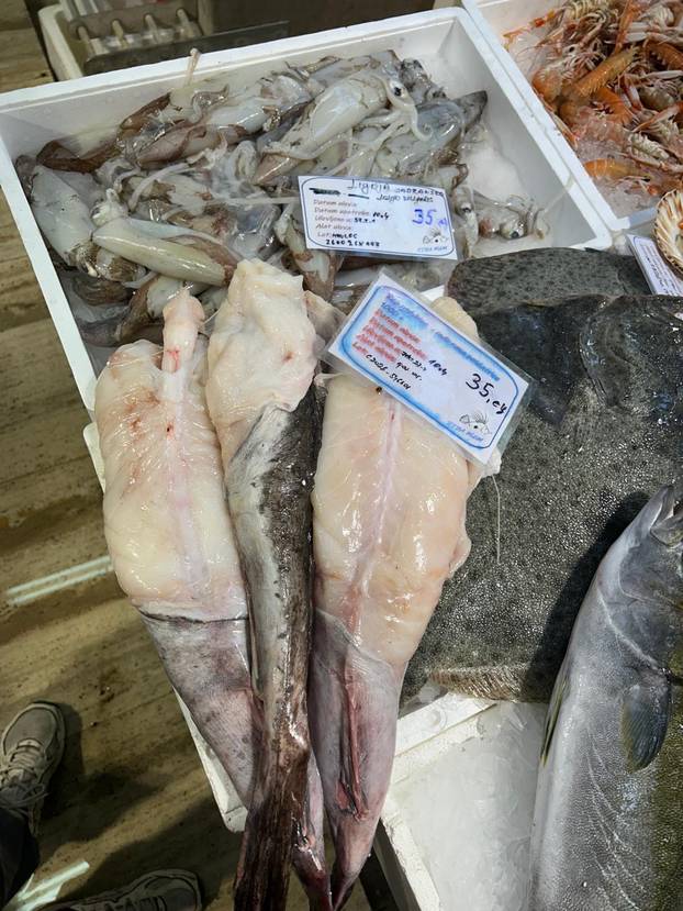 FOTO Građani šokirani! Za kilu janjetine 20 eura, rajčice po 7, a orada na Dolcu čak 28 eura