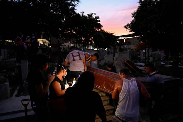 Aftermath of earthquakes in La Guaira