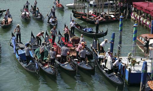 Nema turista pa nema posla ni za graditelje gondola u Veneciji