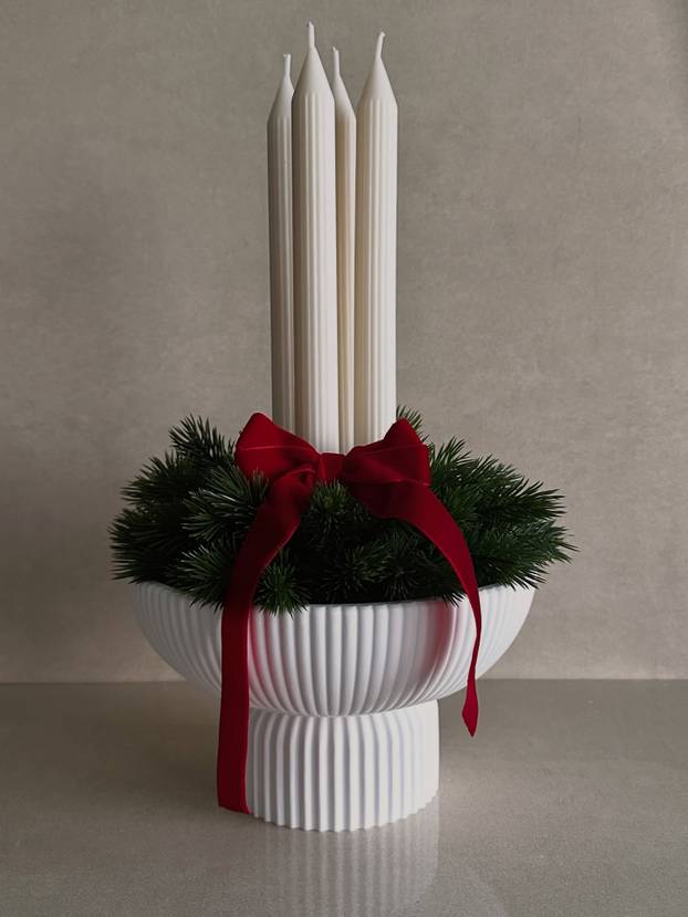 Naši umjetnici i dizajneri nude ukrase za Božić: Šalice se zlate, a vezeni vijenci su najtraženiji