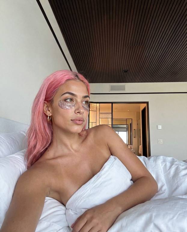 FOTO Fitness influencerica ružičaste kose živi savršen život - ali ona nije ono što mislite...