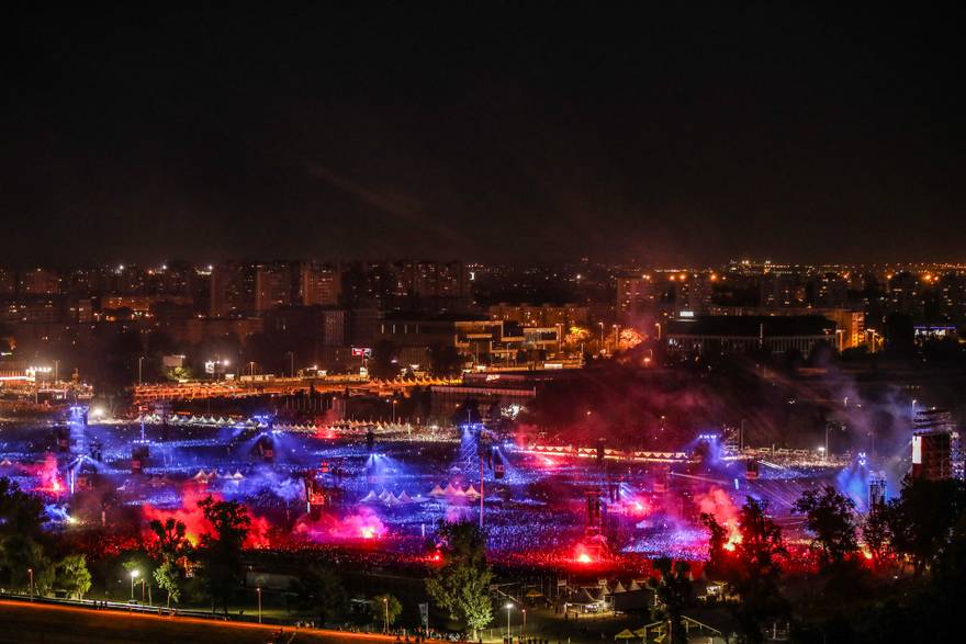 Pogled s Prisavlja na scenografiju dronovima na koncertu Marka Perkovića Thompsona