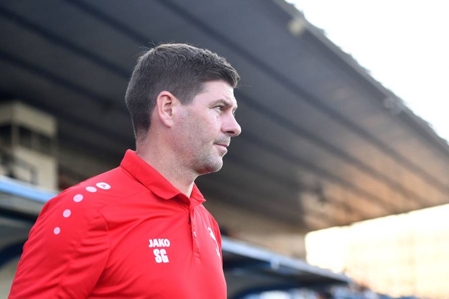 Stevan Gerrard trener Al Ettifaqa na zagrijavanju uoči prijateljske utakmice sa NK Varaždin 