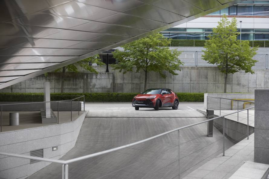 Nova nagradna: Zaigraj s nama i osvoji Toyotu Plug-In hibrid