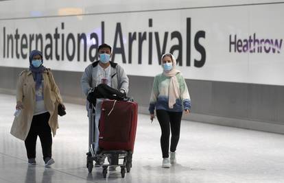 SAD će od inozemnih putnika zahtijevati da budu cijepljeni?