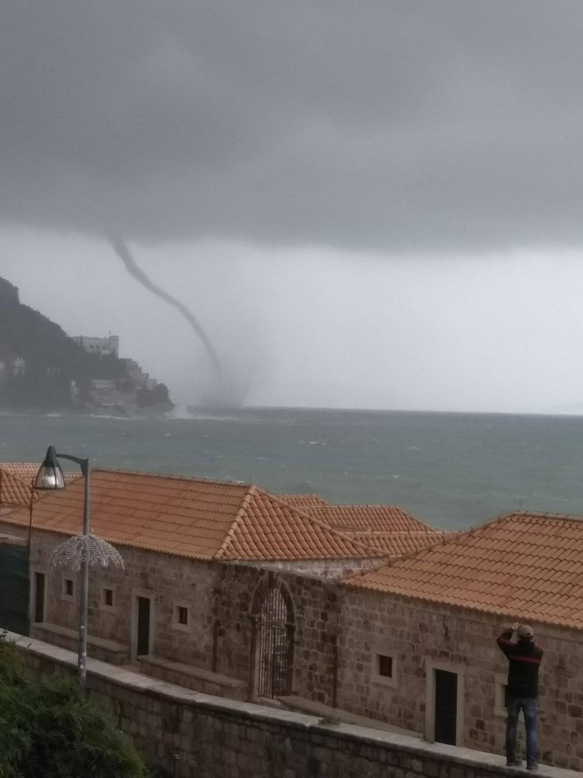 Nevrijeme hara Dalmacijom: Plima, poplave, ali i pijavice