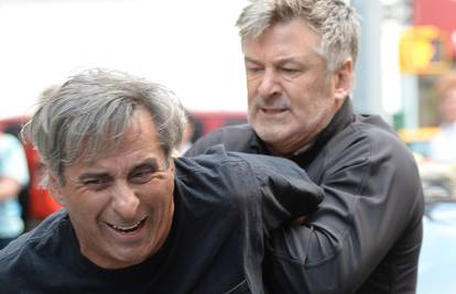 Još jednom je 'pukao': Bijesni Alec Baldwin napao fotografa