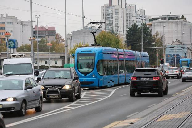 Zagreb: Velike gužve zbog zastoja tramvajskog prometa