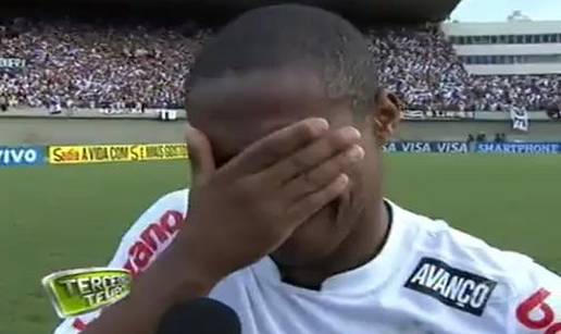 Tako se voli klub: Plakao za vrijeme intervjua zbog odlaska