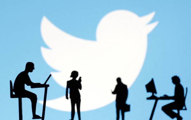 FILE PHOTO: Illustration shows Twitter logo