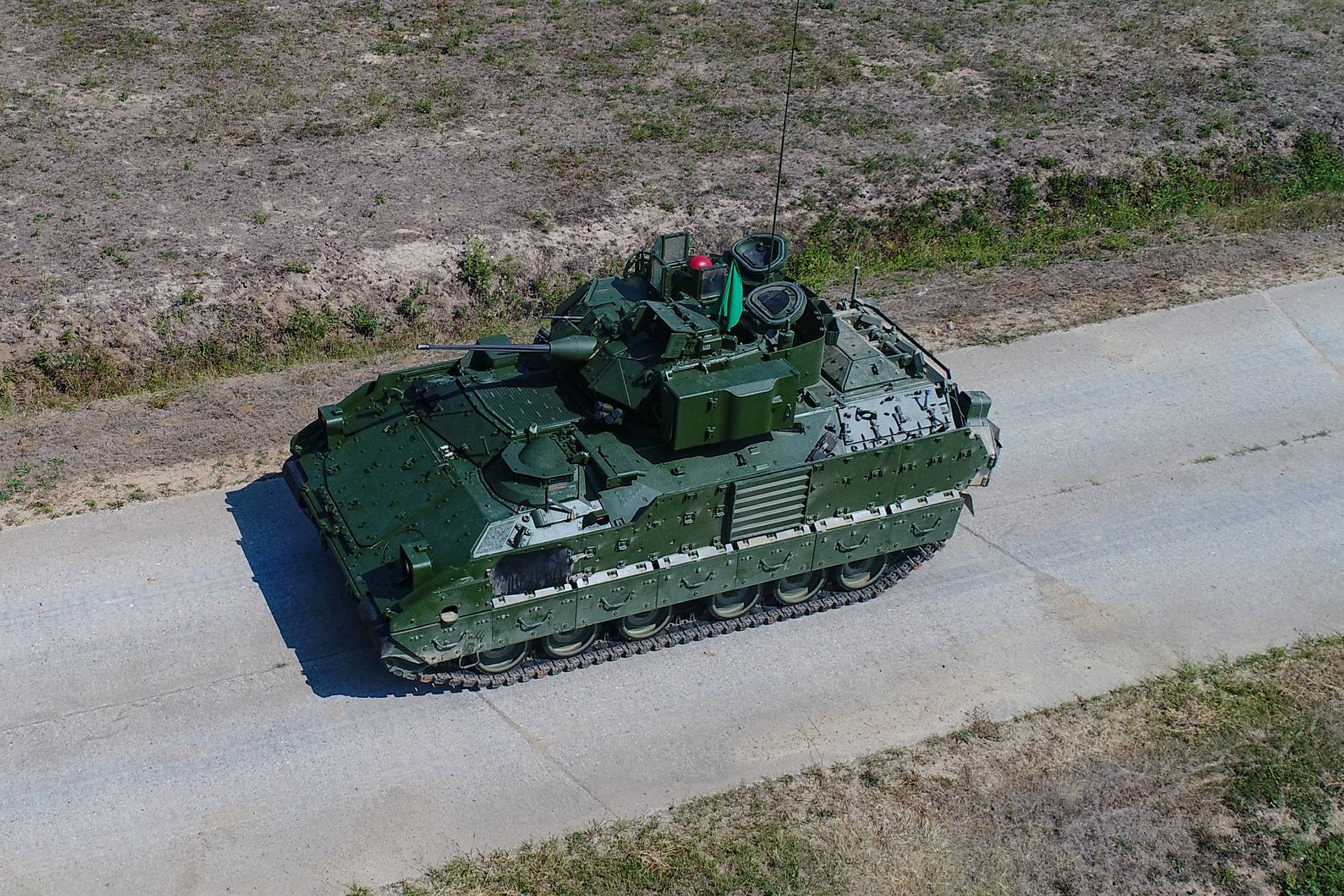 FOTO Opremljen i naoružan: Bradley na teškim ispitima, do kraja godine prvi stižu u vojsku