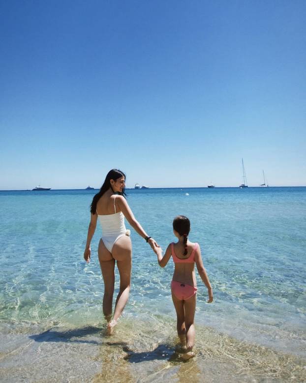 FOTO Ona ljubi F1 prvaka, a s drugim je vozačem dobila dijete