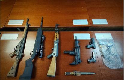 Splitska policija zaplijenila ubojiti arsenal narkodilerima!