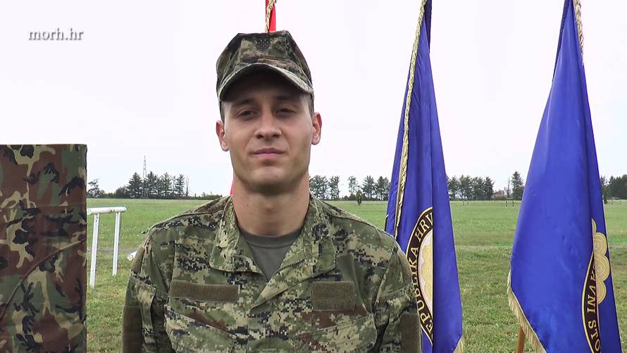 Ostavio se nogometa i bio prvi ročnik vojske. Iznevjerili su ga, a onda se vratio i srušio Dinamo