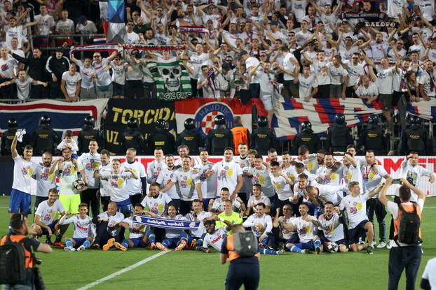 Nogometaši Hajduka slave osvajanje Hrvatskog nogometnog kupa