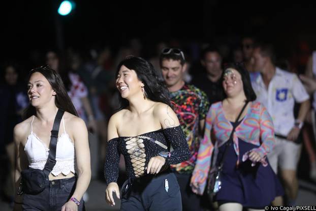 Split: Dolazak partijanera na drugu večer Ultra Europe festivala 2025.
