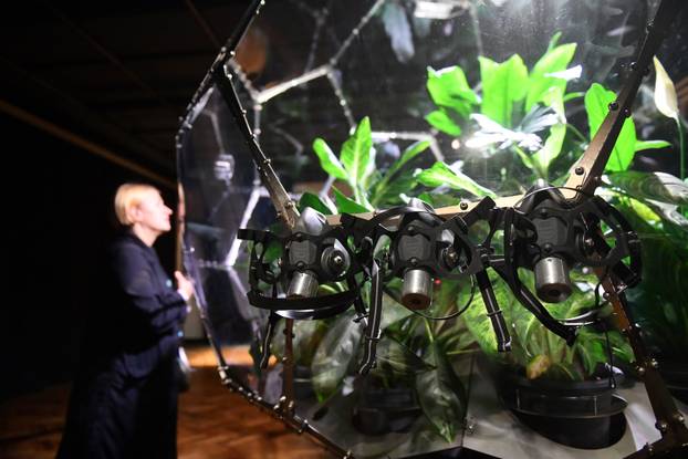 Zagreb: Instalacijom 'Disanje izvan granica' zamišlja se ljudski opstanak u svemiru