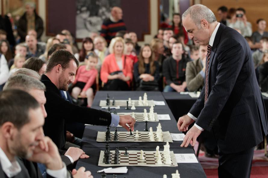 Ćiro, Šeks i Martin pokušali se suprotstaviti Gariju Kasparovu