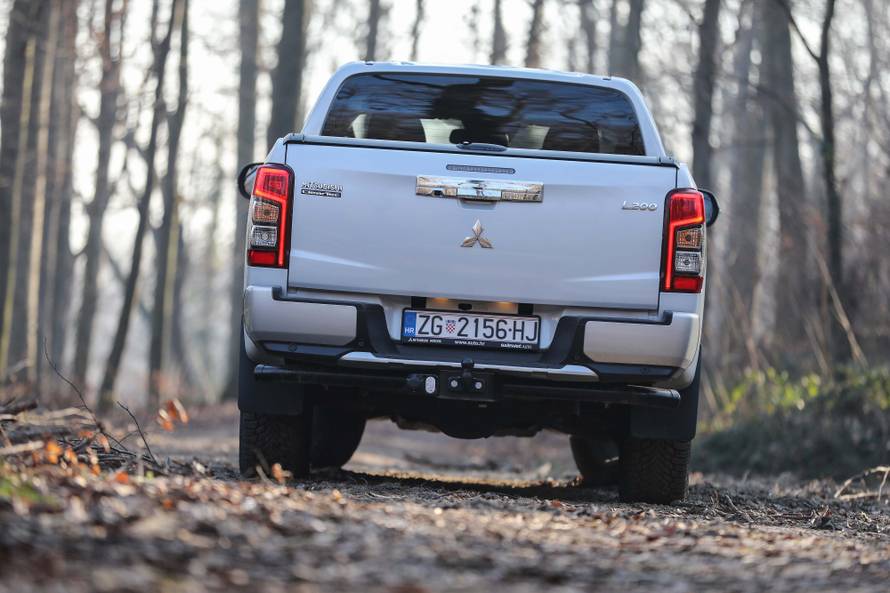 Mitsubishijev terenski radnik može biti i šminker na cesti