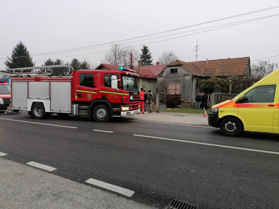 Zabio se kamionom u kuću, u teškoj nesreći poginuo vozač