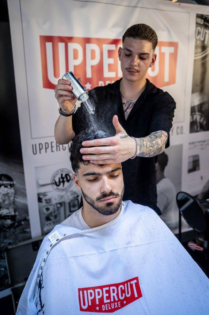 U centru Zagreba održan zabavni "Uppercut Deluxe Barber Show"