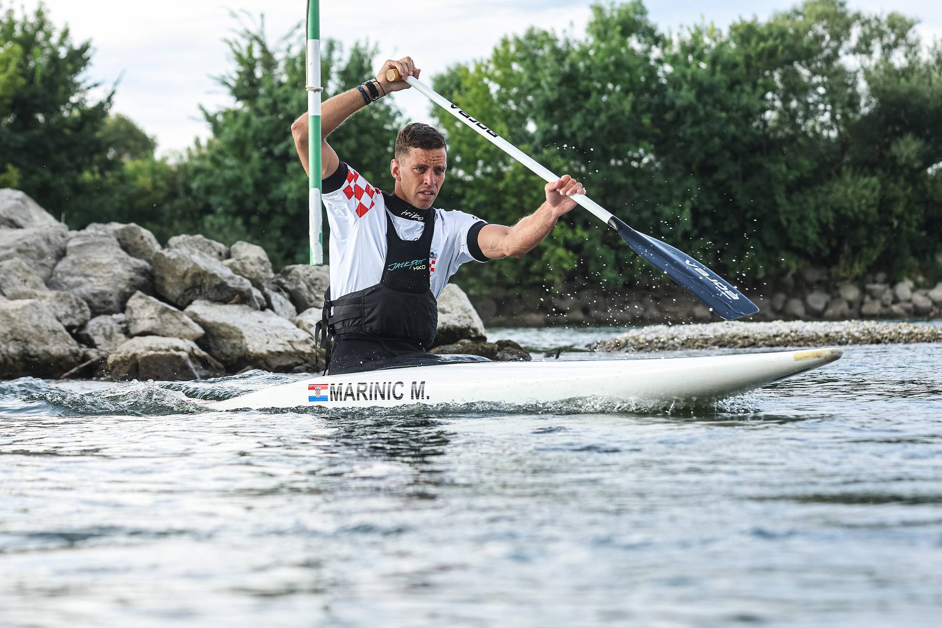 Zagreb: Kanuist u slalomu na divljim vodama Matija Marinić i trener Stjepan Perestegi uoči odlaska na Olimpijske igre