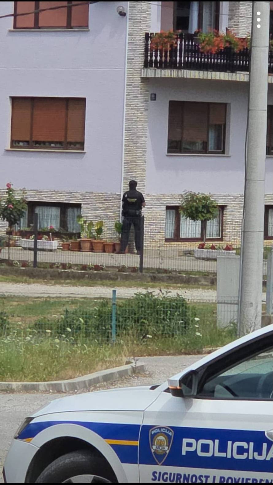 Pucao po kući kod Zagreba, specijalci satima pregovarali s njim. Objavljeni svi detalji!