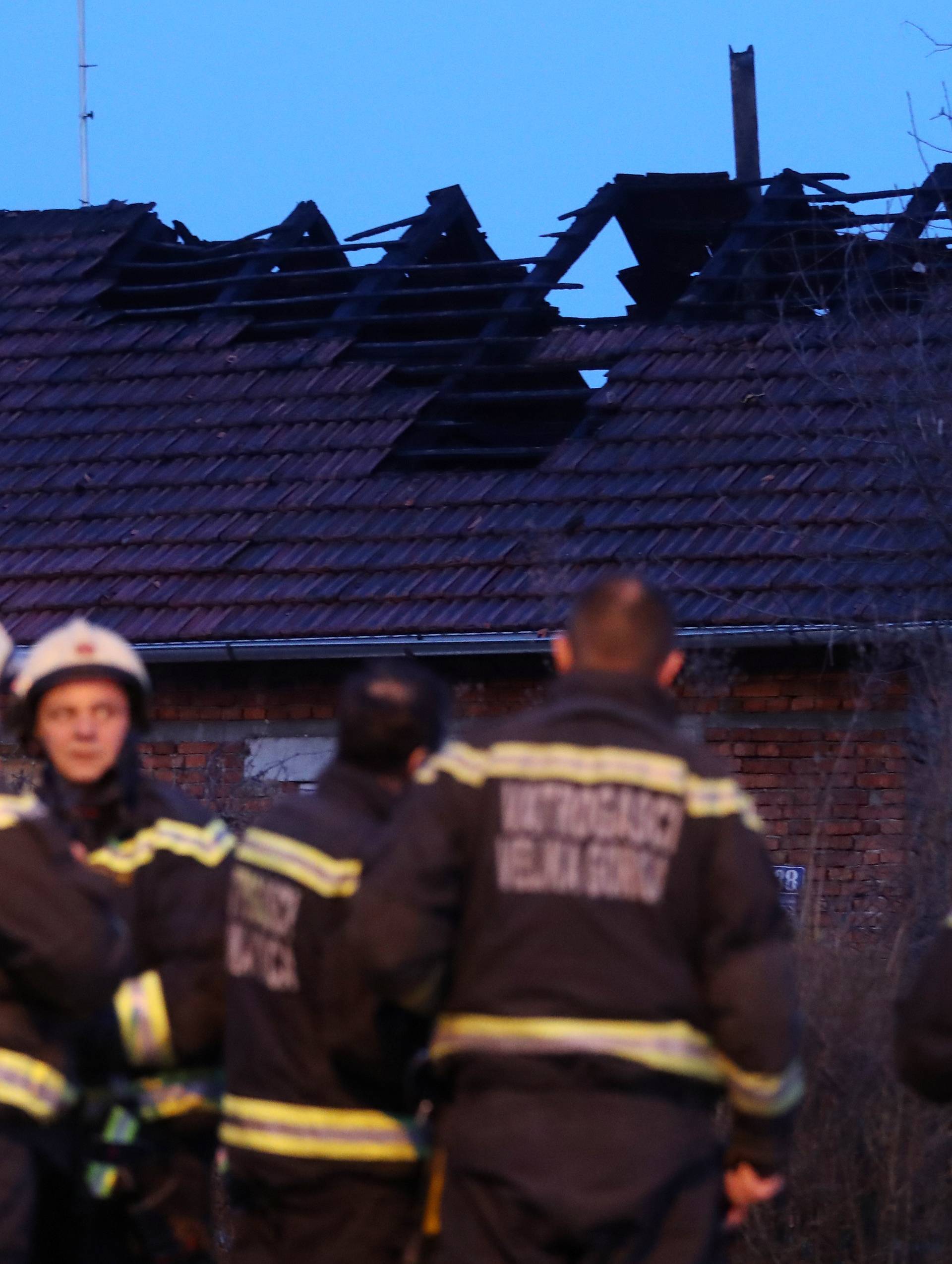 Zapalio se dimnjak na kući u Velikoj Gorici, izgorio je krov