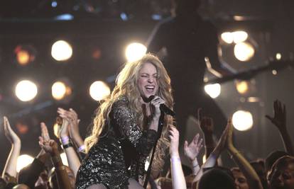Shakira zavodila Piquea koji je njezin nastup gledao iz publike