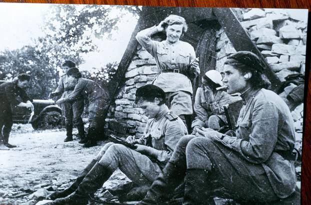 NIGHT WITCHES RUSSIA 1994 2ND WORLD WAR FEMALE FIGHTER PILOTS