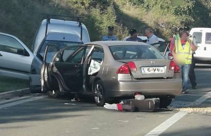 Frontalni sudar na Ipsilonu kod Pazina, dvoje ljudi je ozlijeđeno