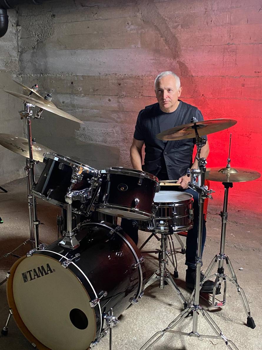 Za prijatelja koji je znao spojiti filozofiju i rock’n’roll - Veli Jože objavljuju 'Pozdrav tebi, Stari'