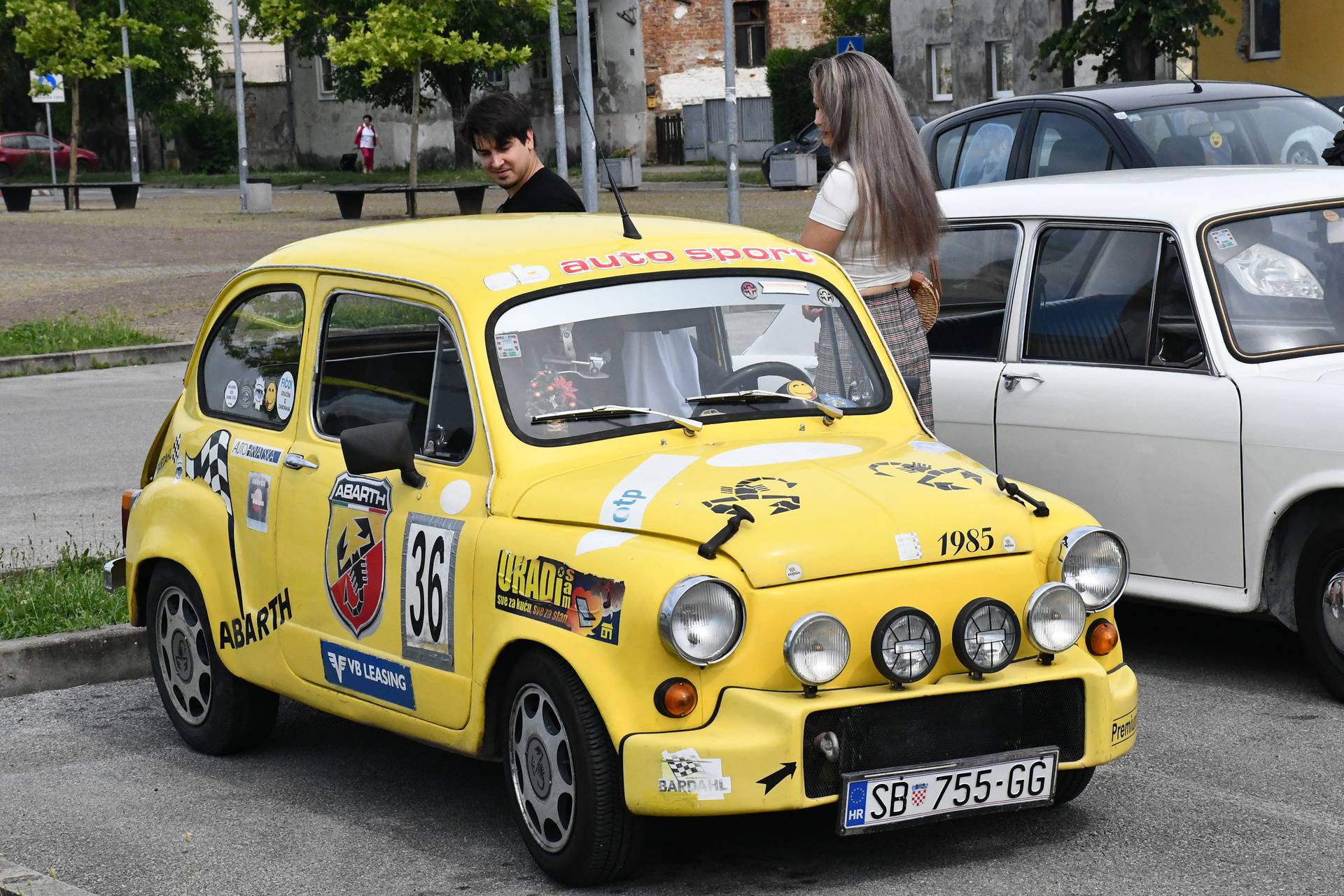 Oldtajmeraši se okupili u Brodu i dovezli svoje limene ljubimce