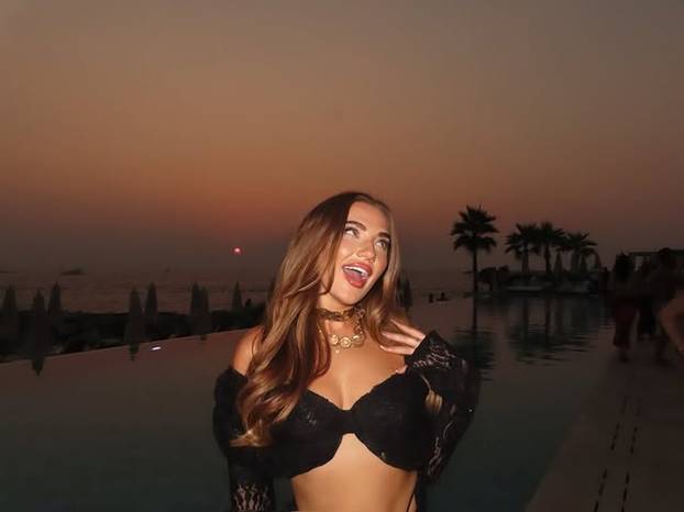 FOTO Preselila se u Dubai zbog luksuza i sada pokazuje kako izgleda život na visokoj nozi