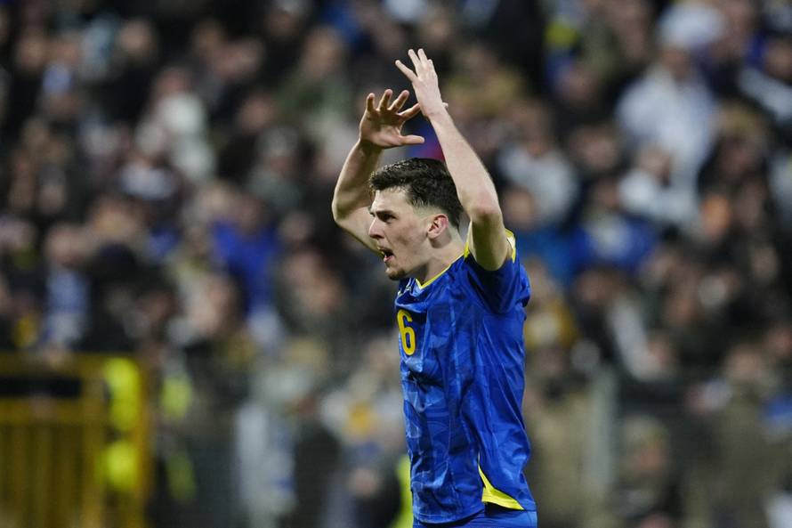 FIFA World Cup - UEFA Qualifiers - Finals - Bosnia and Herzegovina v Italy