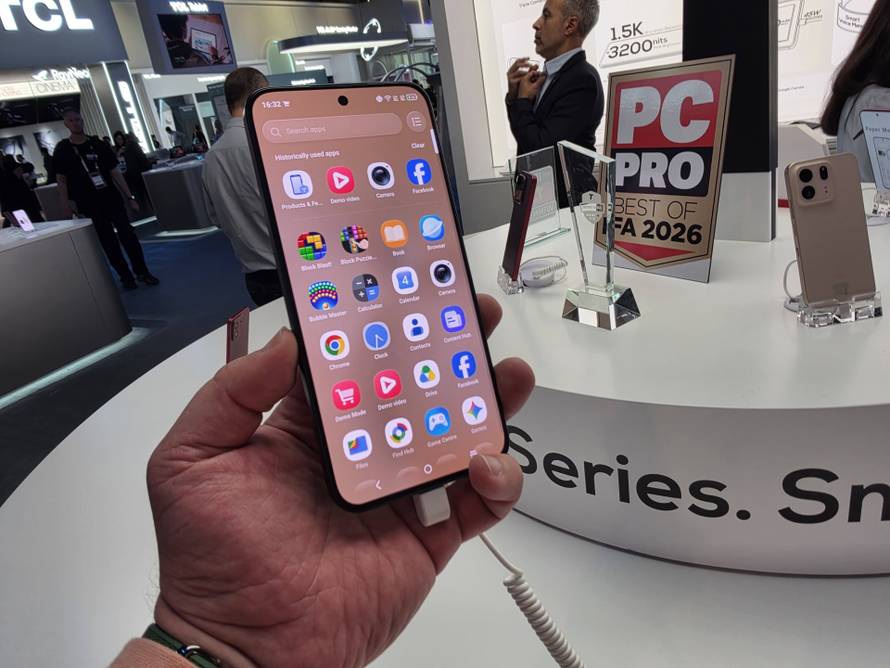VIDEO TCL P80 ima ekran koji izgleda nerealno, ali i ostatak telefona nudi sjajne opcije