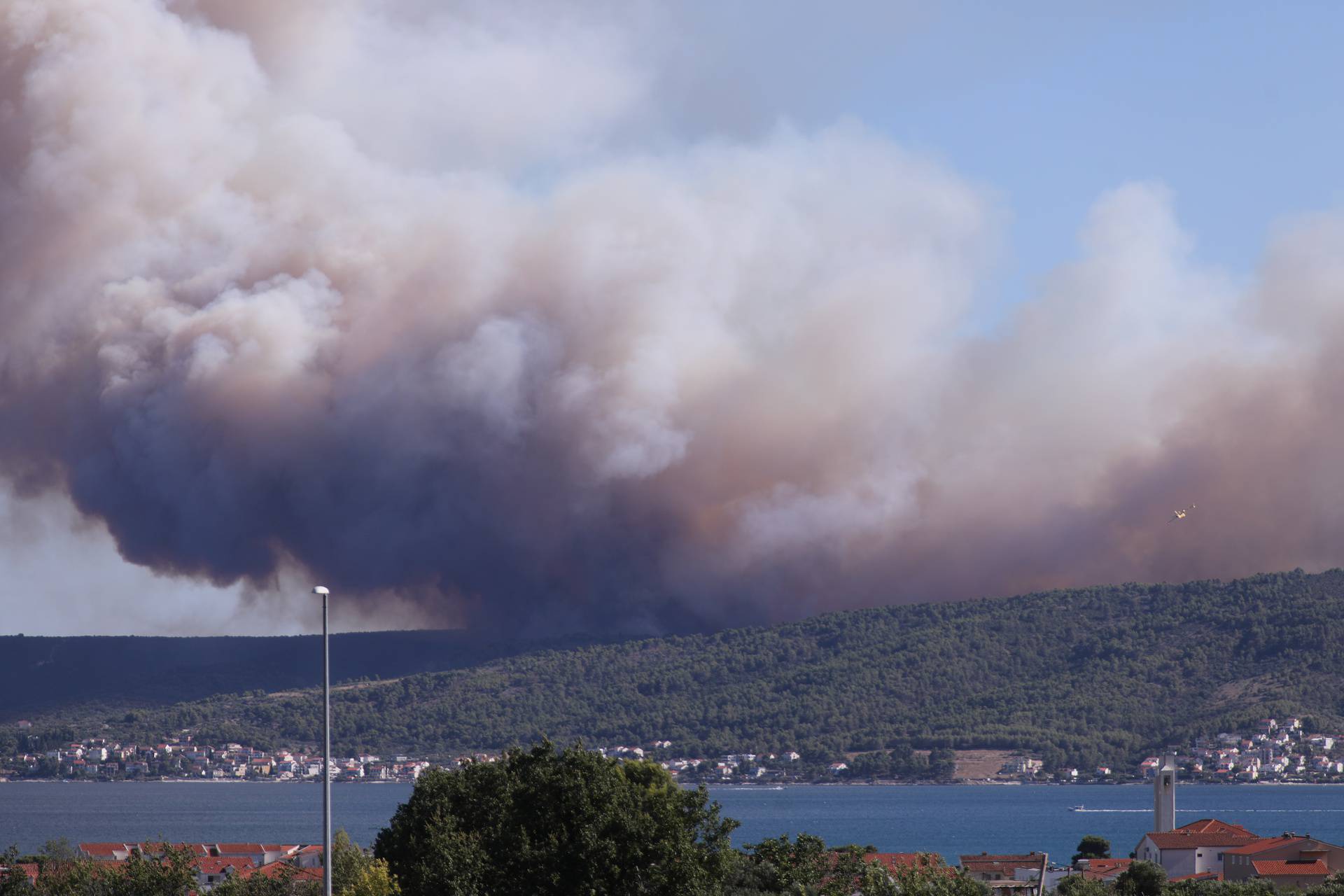 Pogled iz Split u šumi iznad Okruga Gornjeg na Čiovu