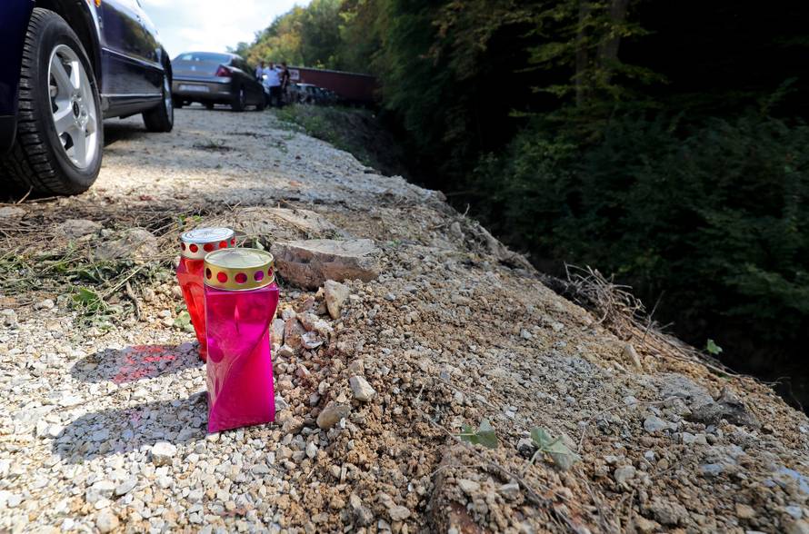 Auto je pao u potok, mladići su izašli, ali djevojka nije uspjela...