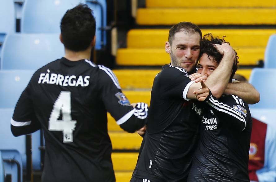 Chelsea deklasirao Aston Villu, Alexandre Pato zabio na debiju