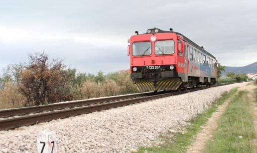 Radniku HŽ-a poluga slomila ruku na željezničkoj postaji 