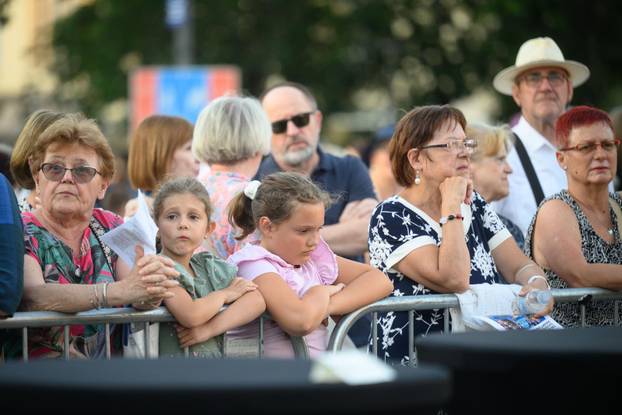 Zagreb: HNK završio kazališnu sezonu koncertom "Devedesete – godine koje pamtimo"