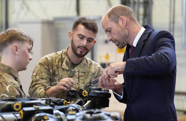 Princ William i jordanski prijestolonasljednik Hussein posjetili bazu RAF-a u Oxfordshireu
