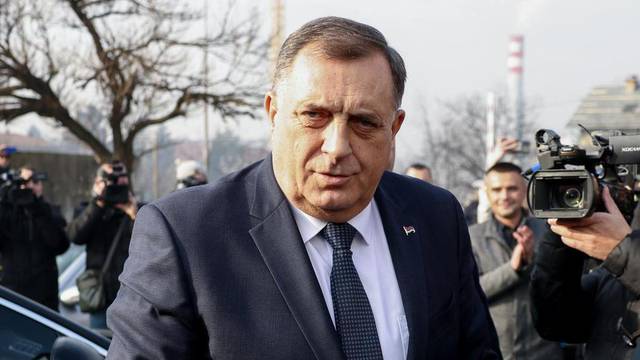 Sarajevo: Milorad Dodik zajedno sa svojim pristalicama stigao je na novo ročište u zgradu Suda BiH